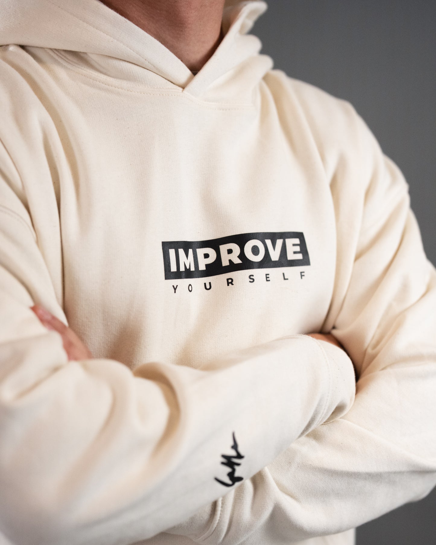 FULL COMMITMENT Hoodie – Cremeweiß